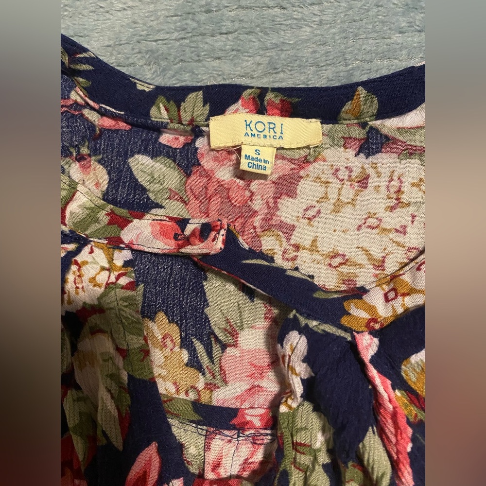 blouse - Picture 4 of 4